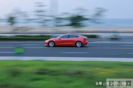 马斯克爆料：苹果造车时曾疯狂挖角特斯拉，双倍薪资免面试仍难成