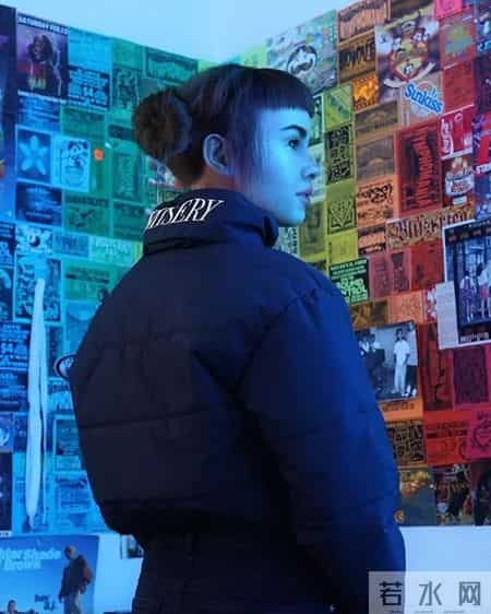 这个拥有74万ins粉丝，被Chanel和Prada钦点拍广告大片的漂亮小姐姐，居然是个假人？