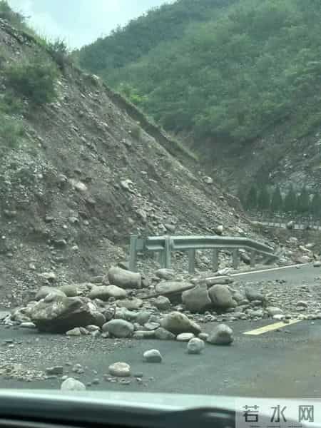 涿州网友反映物资堆成山但领取难