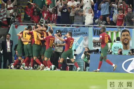 高光世界杯｜多角度C罗与梅西世纪同框照，来了