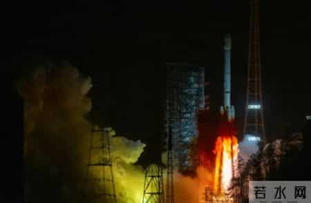 中国成功发射中星10R卫星！美媒：不透明，没提供频段，目的不明