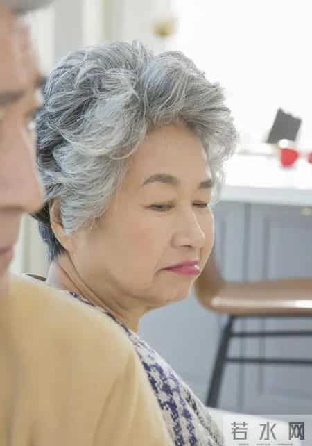 强势老婆的家庭：丈夫短命，孩子懦弱，自己孤独终老