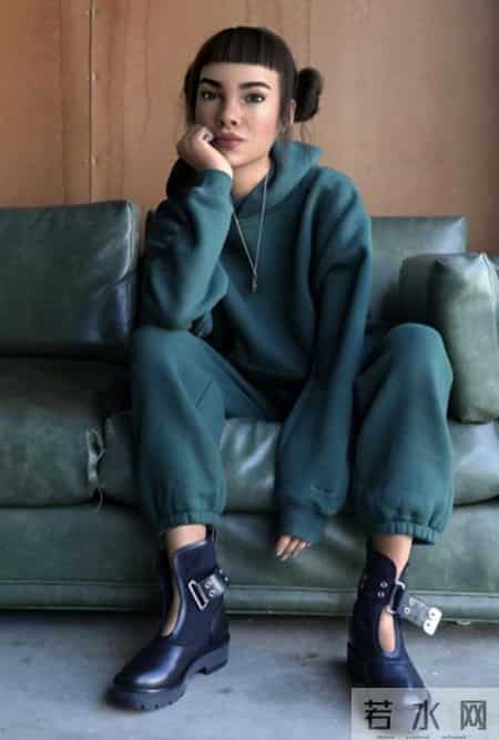 这个拥有74万ins粉丝，被Chanel和Prada钦点拍广告大片的漂亮小姐姐，居然是个假人？