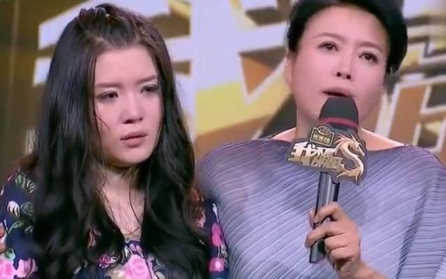 丁嘉丽女儿现身,被妈妈抛弃寄人篱下15年