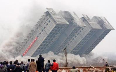 【资本的罪恶】牛奶倒掉、楼盘炸掉，就是不降价：出路在哪里？