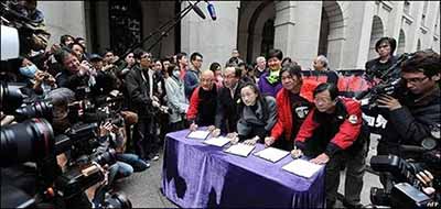 香港“民主派”到底是个什么派？