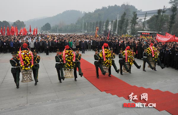 全国各地群众纪念毛主席诞辰121周年活动汇总