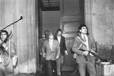 “永远铭记9·11对世界民主的巨大破坏”