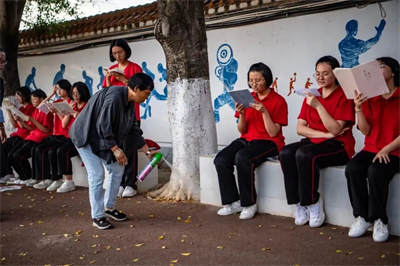 《我本是高山》，连平行世界里的张桂梅都不算