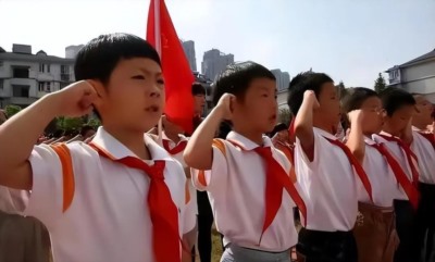 凡胡锡进站出来“和稀泥”的都是有严重问题的事件