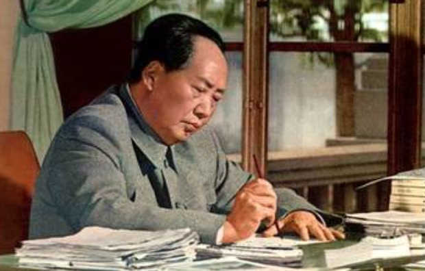 高级干部梁衡，为何如此热衷于谈毛主席的“错误”？