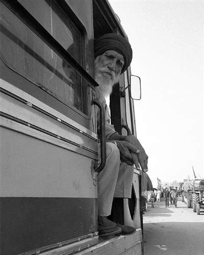 莫迪农业法案再惹数万农民游行，抗议印度农业自由化