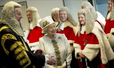 香港法官脑袋上的猪尾巴辫子，什么时候剪？