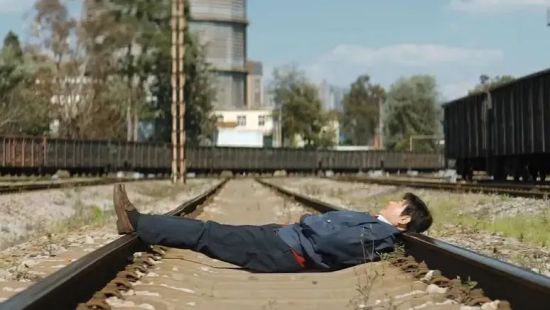 下岗、失语、等待春天——评《漫长的季节》