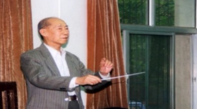 80多年前，4万年轻人宁可“割肉断骨”，爬也要爬到这个地方……