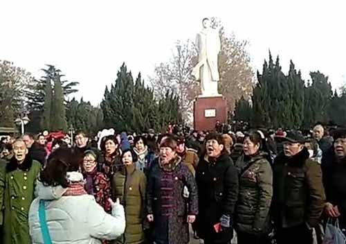 开封各界人民群众纪念毛泽东主席诞辰126周年