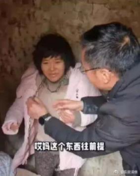 穷生恶——胡锡进和黄世仁是一样的！