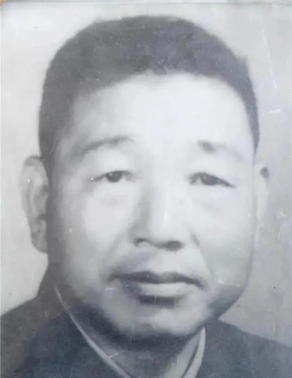 悼念逝去的时代：《我的县长父亲》撞梗舆论风波