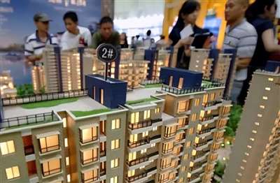 鼓励领导带头买房，还要买三四套，这个县委书记在替谁说话？