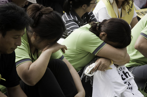 南朝鲜5万人集会游行要朴槿惠下台 爆冲突