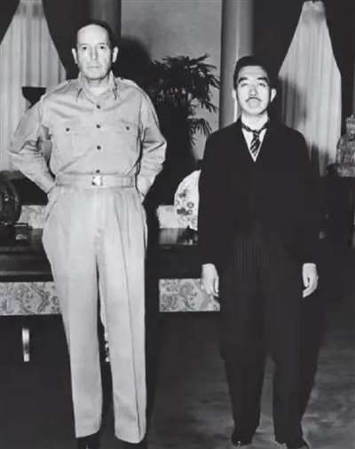 面对蘑菇云,日本人为什么不“放下”?