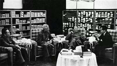 物理学之外,我们在致敬杨振宁什么?