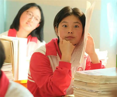 《我本是高山》，连平行世界里的张桂梅都不算