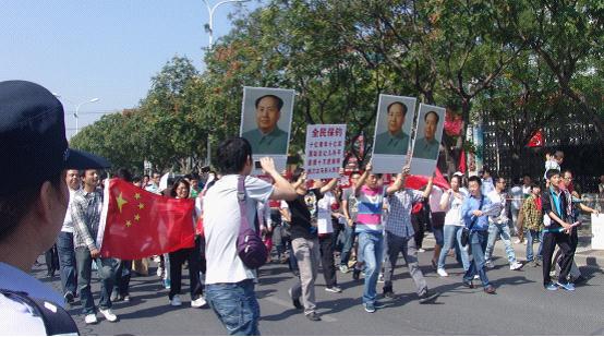 滚滚洪流，势不可挡——日本驻华使馆前爆发声势浩大的反日游行