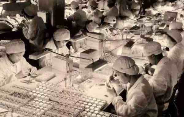 为什么毛主席时代工人能够“爱厂如家”？