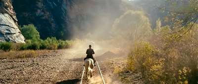 《太阳照常升起》里的背叛、迷失、传承