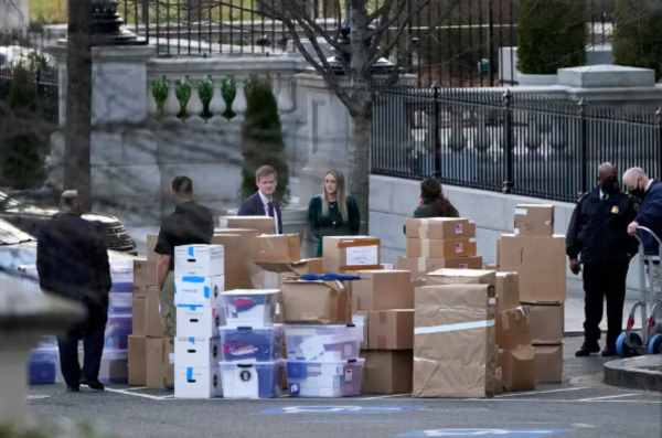 不讲武德：说说特朗普被抄家