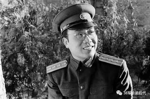 魏巍永远活在人们心中！