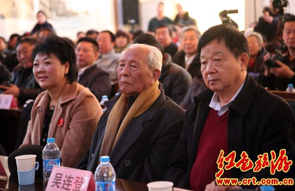 全国各地群众纪念毛主席诞辰121周年活动汇总