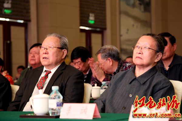 全国各地群众纪念毛主席诞辰121周年活动汇总