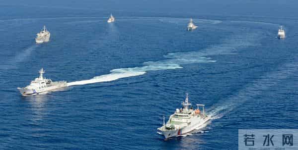 中日16艘公务船在钓鱼岛领海内对峙。