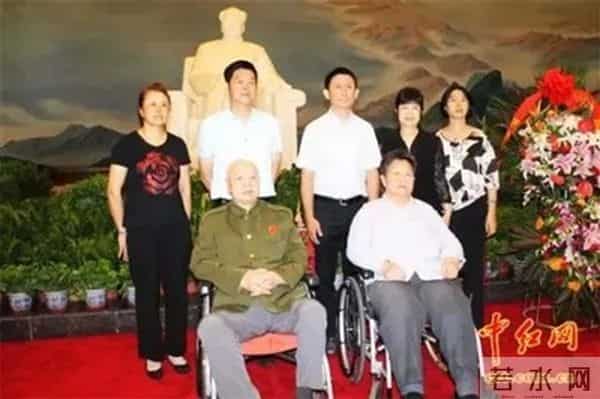 向长期支持红色事业的毛主席女儿李讷同志致敬