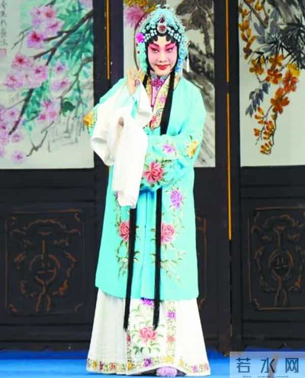 王蓉蓉:和光同尘 与时舒卷