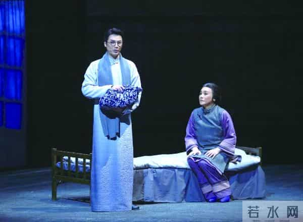 摇摇篮的手 摇动了世界