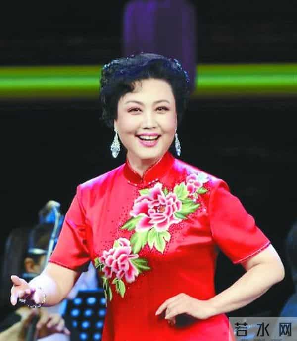 王蓉蓉:和光同尘 与时舒卷