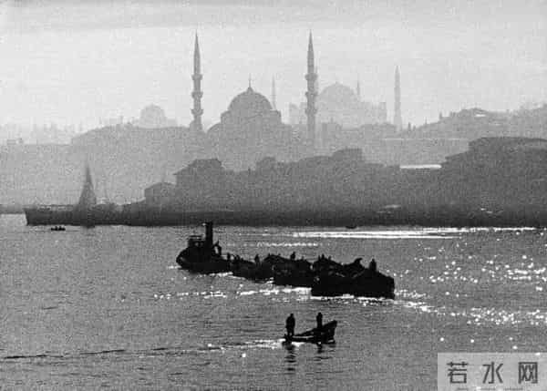 “呼愁”的伊斯坦布尔，“作家”帕慕克的诞生