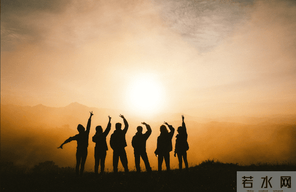 网文独家|“没有人能打扰我,造一个我的次元”——95后网络作家的硬核和温柔