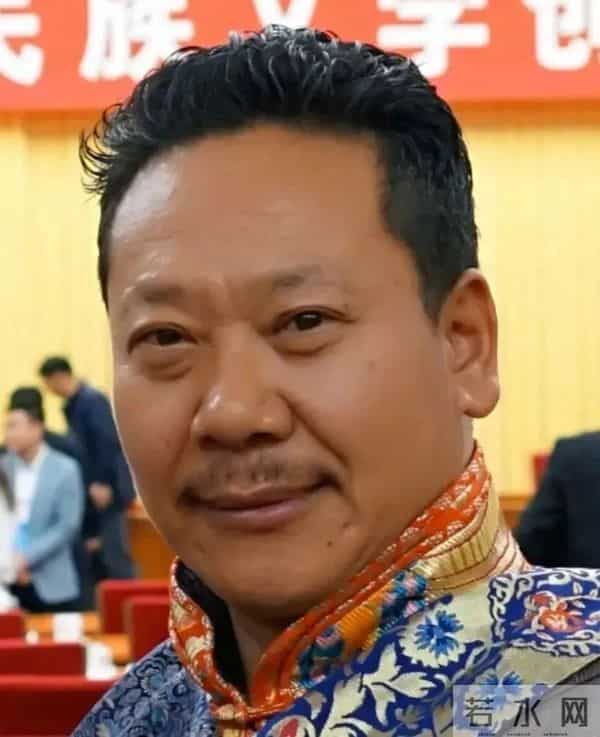 《红豆》2023年第9期|扎西才让:棕皮笔记本