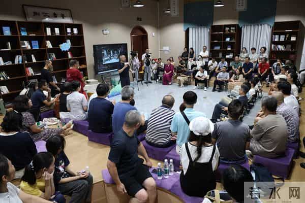 荆州作协举行“一城六地”中秋诗会