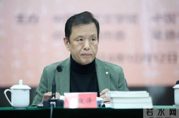 李敬泽主持会议