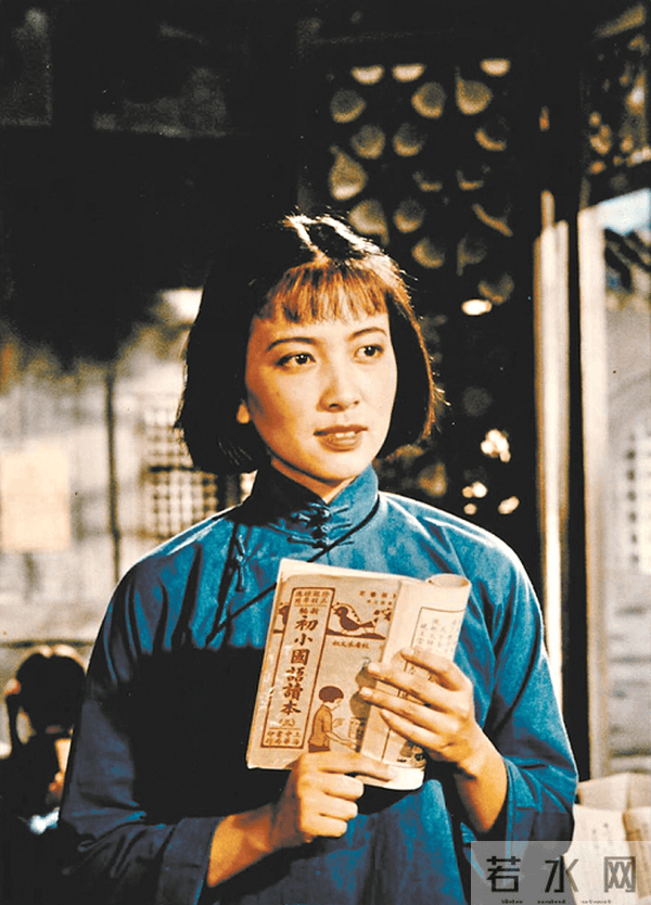 一九五九年,由杨沫编剧,崔嵬和陈怀皑执导,北京电影制片厂出品的电影《青春之歌》上映,谢芳饰演林道静