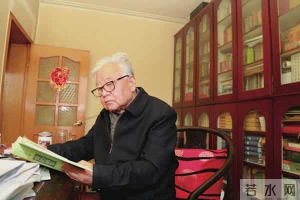 李星：要鼓励青年人爱文学